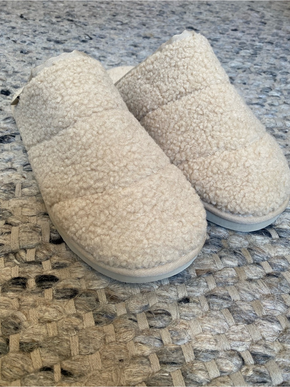 BearPaw Cream Sherpa Slip-On Mules